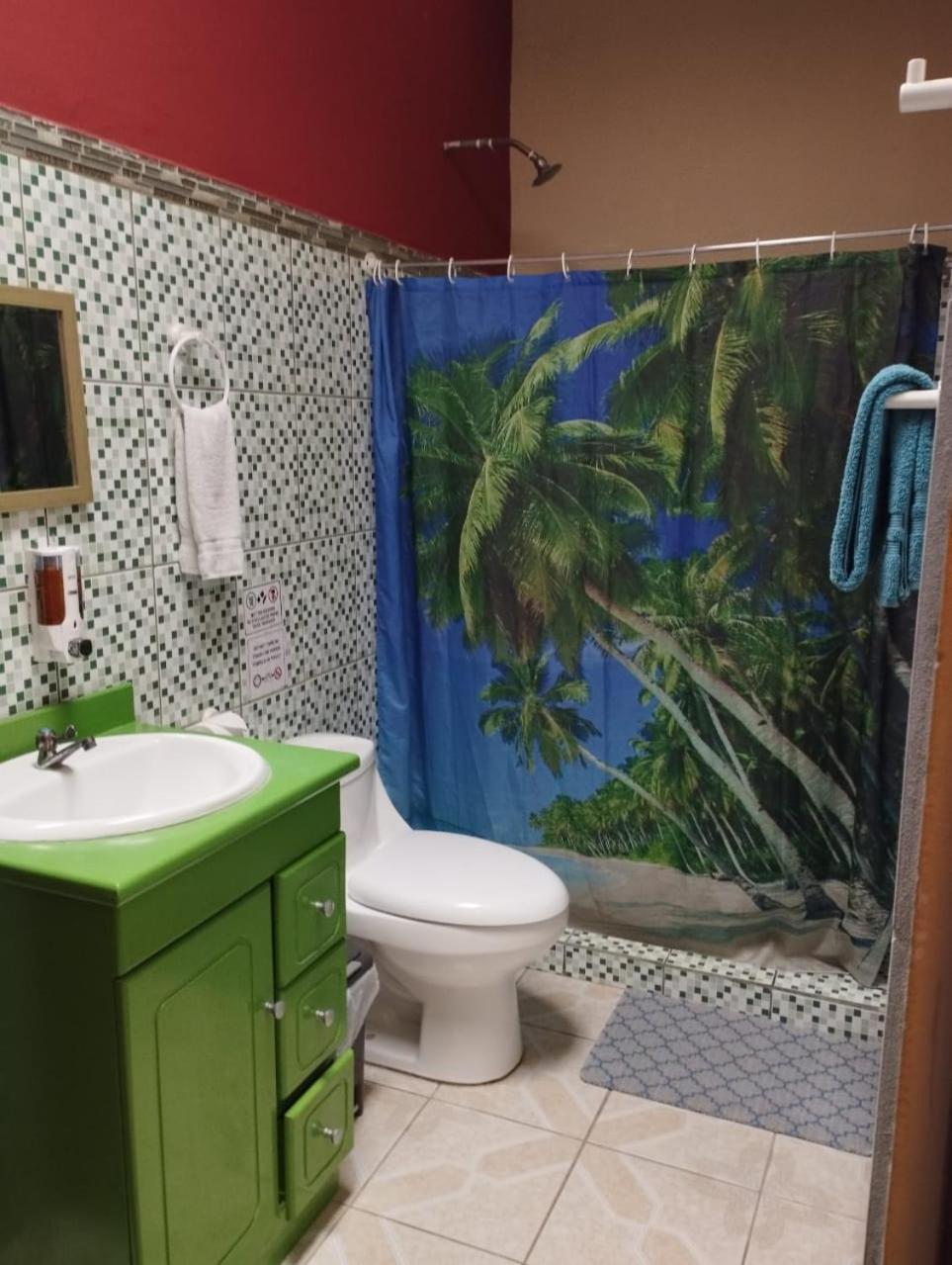 Puerto Viejo de Talamanca Cabinas Hukats Secret Jungle מראה חיצוני תמונה